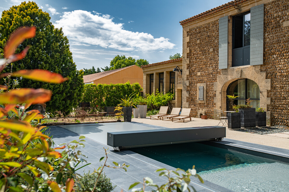 L'été chez Stéphane & Stéfany - la coverseal gris foncée et sa membrane gris clair